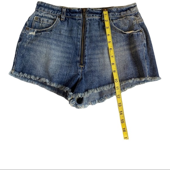 BDG Super High Rise Cheeky 29W Distressed Shorts. - Picture 10 of 10